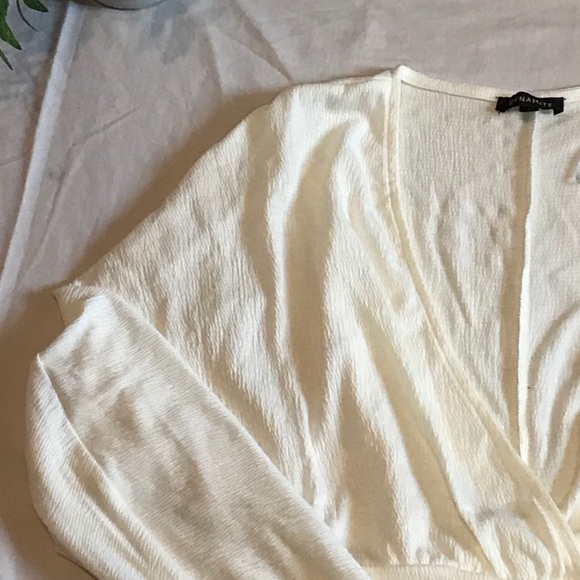 Textured off white dynamite top - Picture 2 of 3